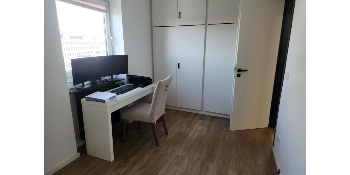 Provisionsfrei* Golzheim - wegen Auswanderung direkt vom Eigentümer sanierte 4 Zi-Wohnung mit hochwertiger Küche - Etagenwohnung Düsseldorf Stadtbezirk 5 | Angebot:25813842