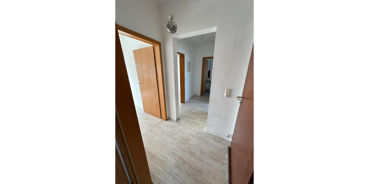 Dachgeschoßwohnung Duisburg Duisburg-Mitte - 3 Zimmer, 53 m&sup2;, 440&euro; | Angebot:25756995