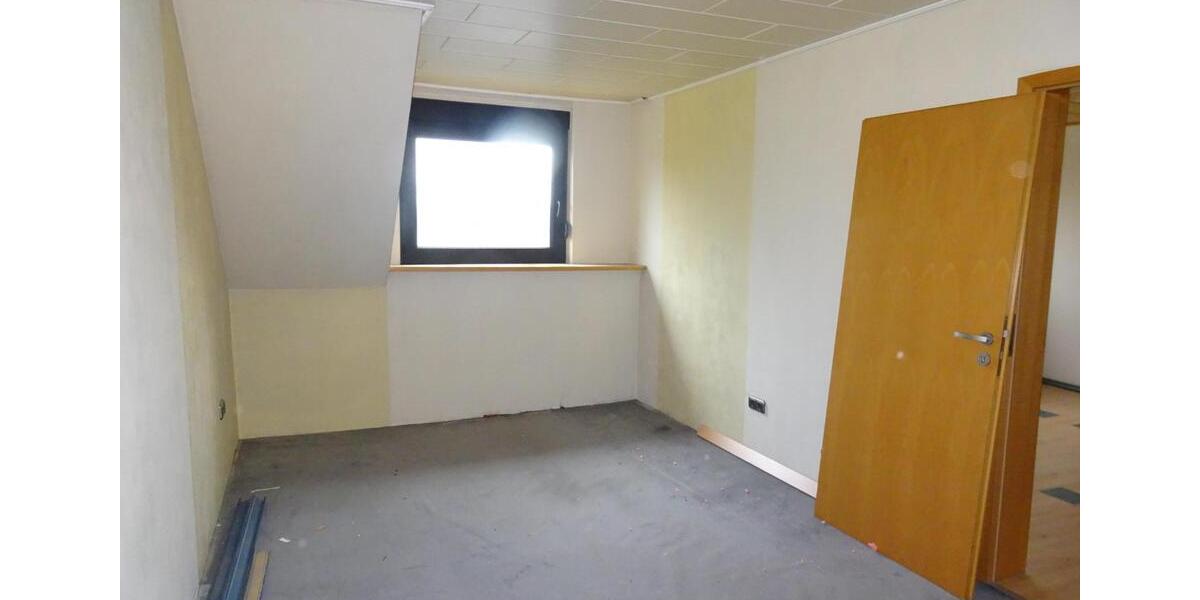 Dachgeschoßwohnung Bottrop Boy - 4.5 Zimmer, 140 m&sup2;, 1.050&euro; | Angebot:25650429