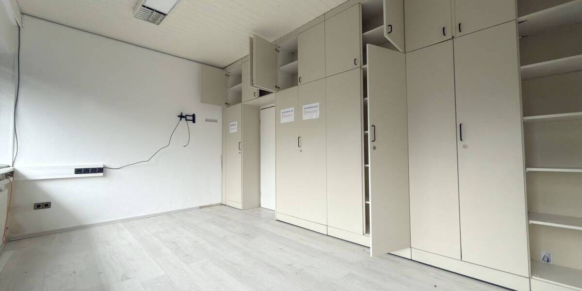 Einfamilienhaus Oberhausen Lirich-Nord - 9 Zimmer, 2.300&euro; | Angebot:26585910