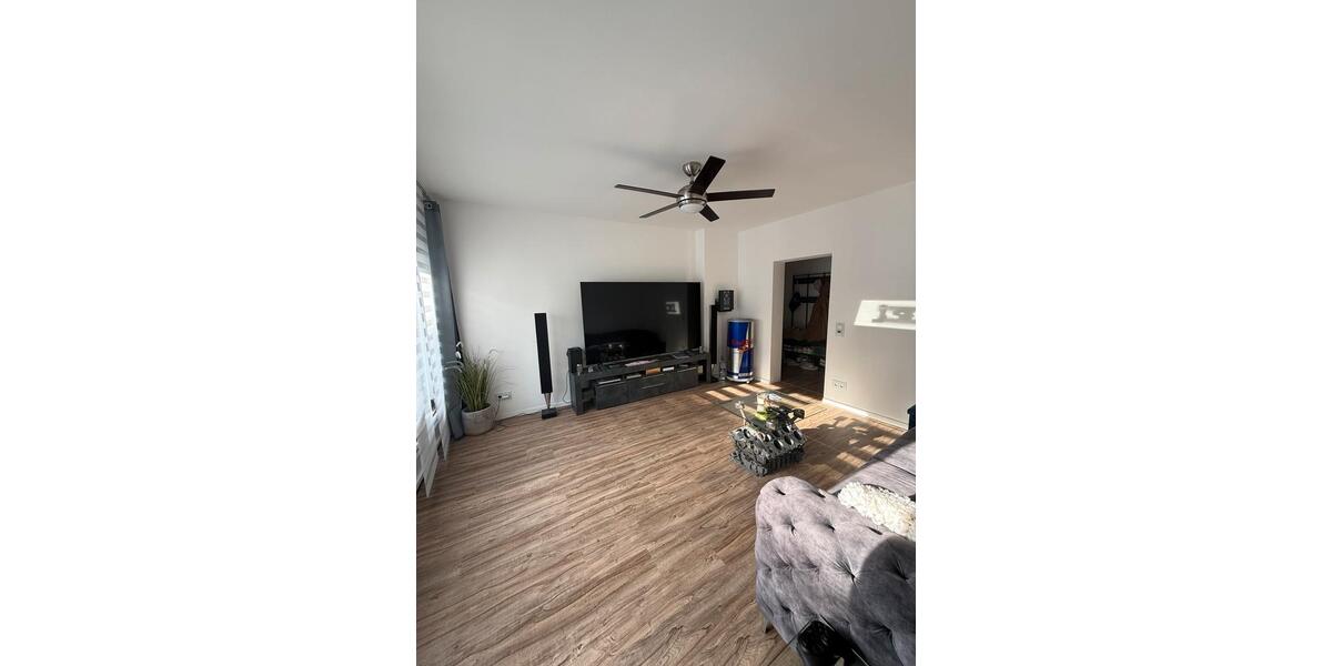 Etagenwohnung Düsseldorf Niederkassel - 2.5 Zimmer, 69 m&sup2;, 2.000&euro; | Angebot:26650158