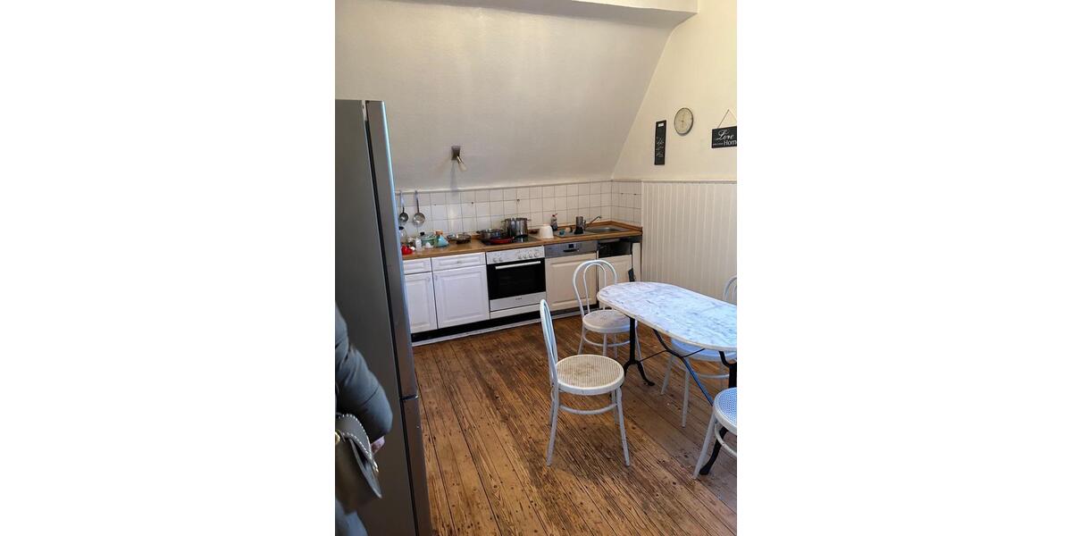 Dachgeschoßwohnung Oberhausen Alstaden - 6 Zimmer, 140 m&sup2;, 190.000&euro; | Angebot:26754336