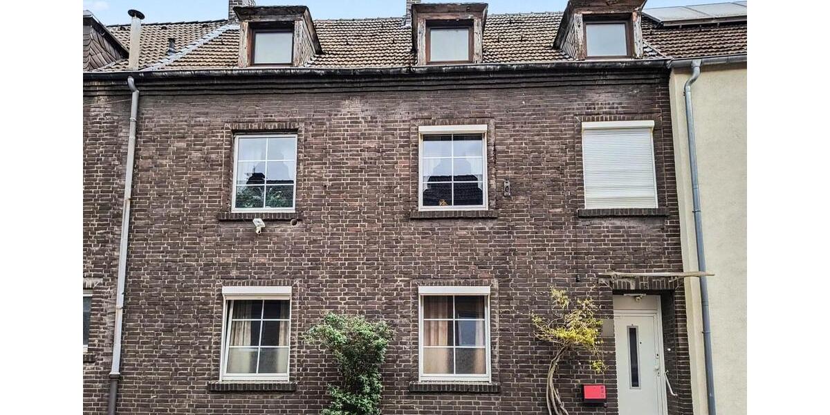 Reihenhaus Duisburg Mittelmeiderich - 8 Zimmer, 170 m&sup2;, 299.000&euro; | Angebot:26716749