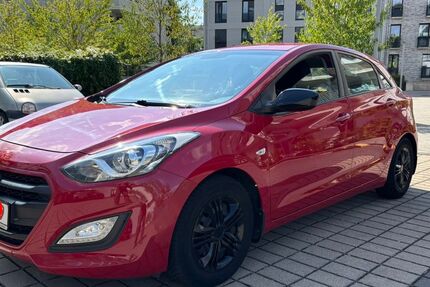 Hyundai i30 87.100 km 6.800 &euro; Düsseldorf 40476