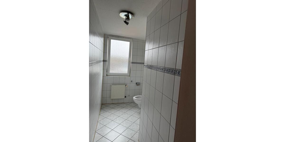 Dachgeschoßwohnung Essen Stadtbezirk IV - 4 Zimmer, 82 m&sup2;, 920&euro; | Angebot:25208263