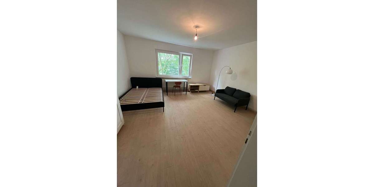 Etagenwohnung Essen Stadtbezirk VI - 1 Zimmer, 16 m&sup2;, 390&euro; | Angebot:24453204