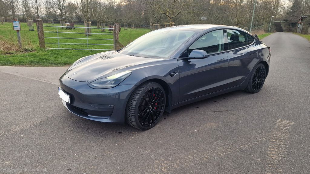 Tesla Model 3 66.000 km 28.900 &euro; Neuss 41472
