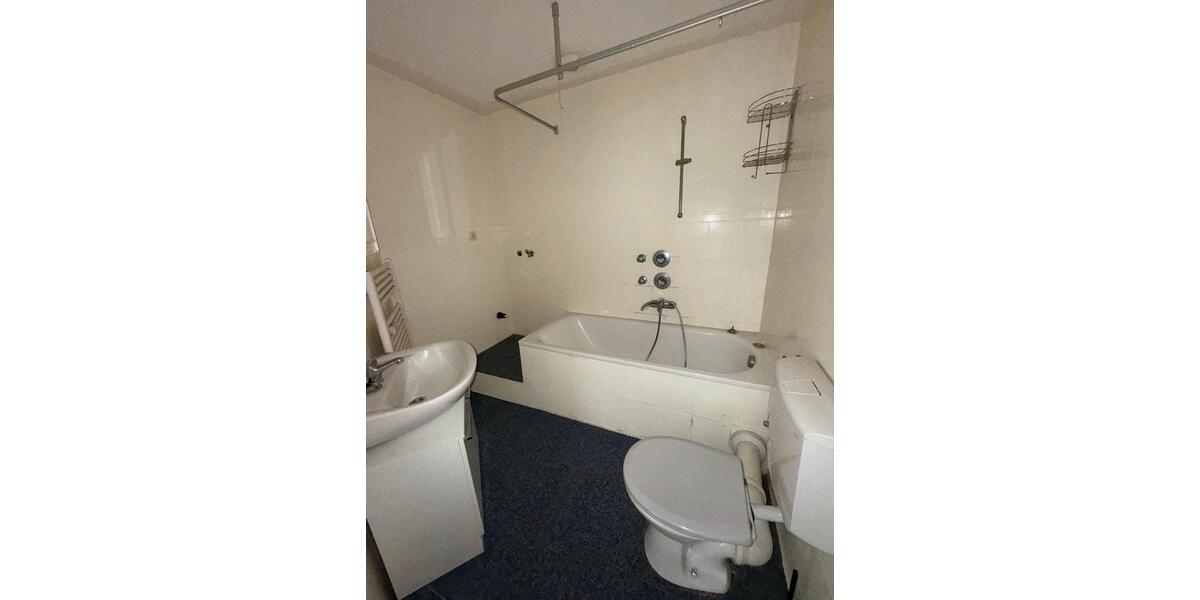 Dachgeschoßwohnung Duisburg Mittelmeiderich - 3 Zimmer, 75 m&sup2;, 550&euro; | Angebot:26491259