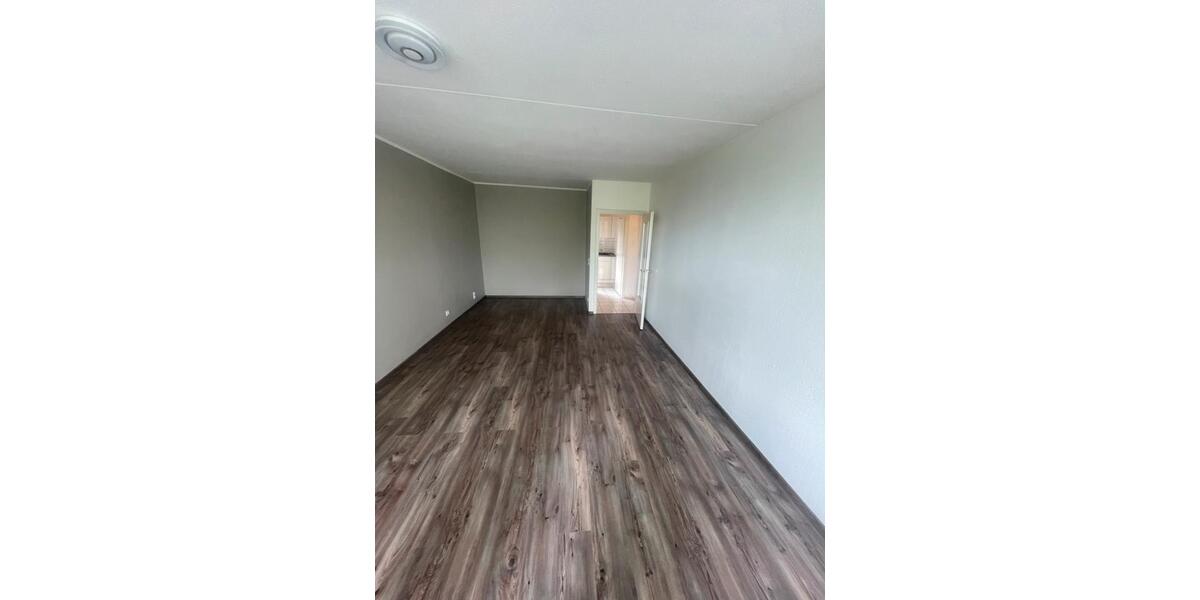 Etagenwohnung Neuss - 2 Zimmer, 68 m&sup2;, 1.040&euro; | Angebot:26610402