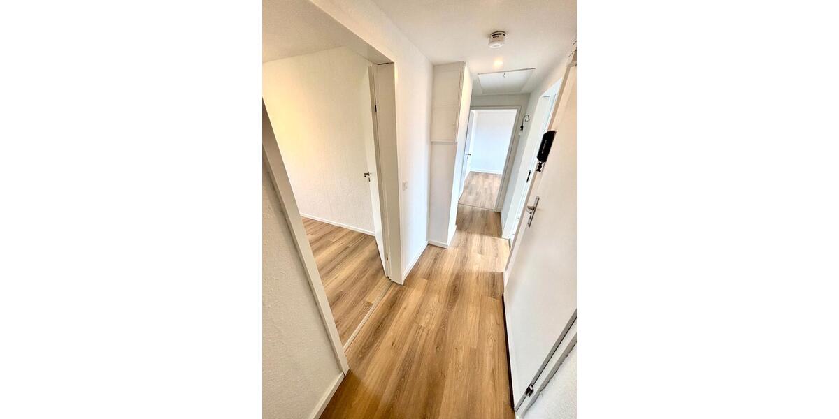 Dachgeschoßwohnung Krefeld - 3 Zimmer, 58 m&sup2;, 680&euro; | Angebot:26613564