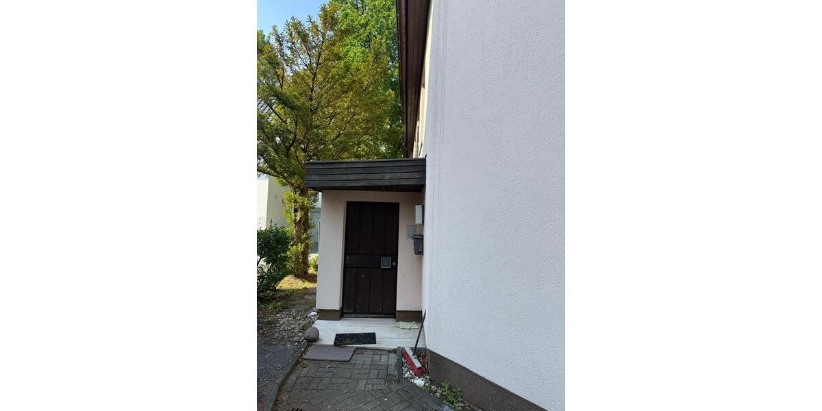 Etagenwohnung Duisburg Angerhausen - 3 Zimmer, 148 m&sup2;, 1.800&euro; | Angebot:26546011