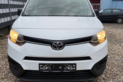 Toyota Proace (Verso) 121.093 km 10.936 &euro; Essen 45143