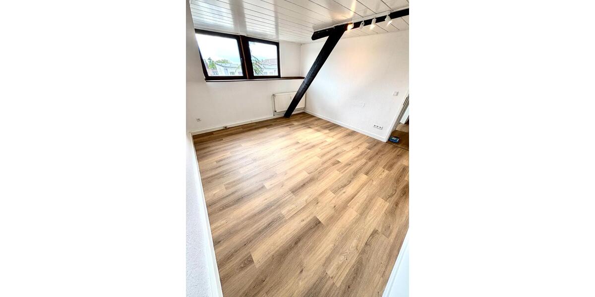 Dachgeschoßwohnung Krefeld - 3 Zimmer, 58 m&sup2;, 680&euro; | Angebot:26613564
