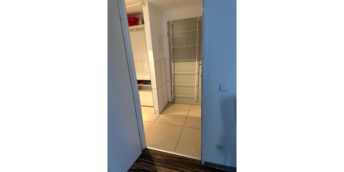 Dachgeschoßwohnung Düsseldorf Stadtbezirk 6 - 3 Zimmer, 55 m&sup2;, 1.300&euro; | Angebot:25906216