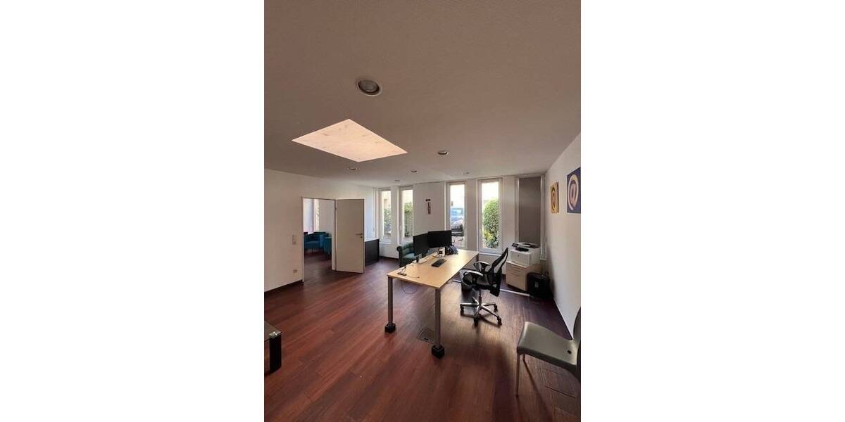 Gewerbeobjekt Krefeld Cracau - 3 Zimmer, 125 m&sup2;, 1.060&euro; | Angebot:26555087