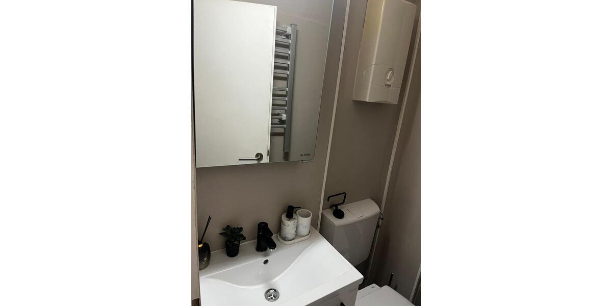 Etagenwohnung Düsseldorf Lörick - 1 Zimmer, 27 m&sup2;, 900&euro; | Angebot:25963999