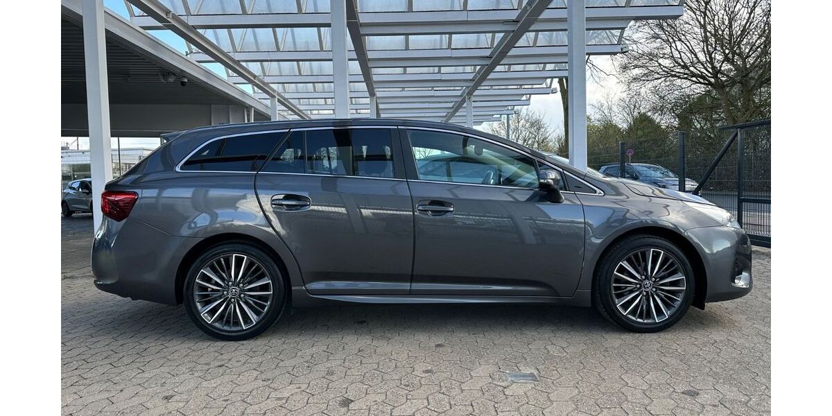 Toyota Avensis 216.000 km 10.950 &euro; Dinslaken 46539