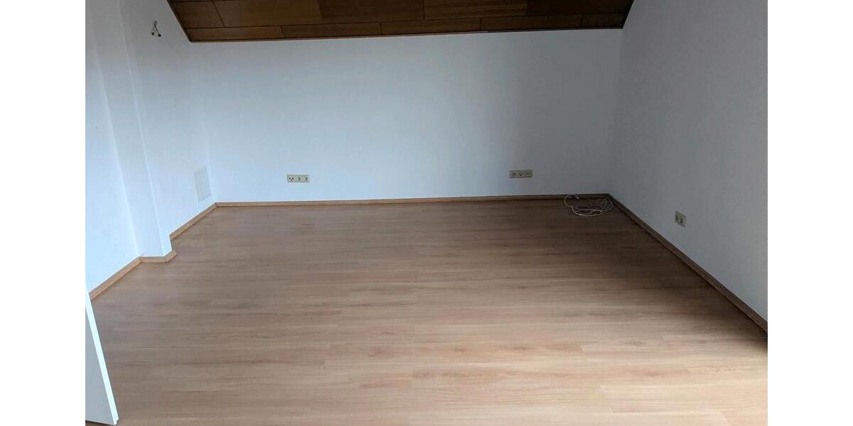 Dachgeschoßwohnung Wachtendonk - 1 Zimmer, 72 m&sup2;, 700&euro; | Angebot:25638781