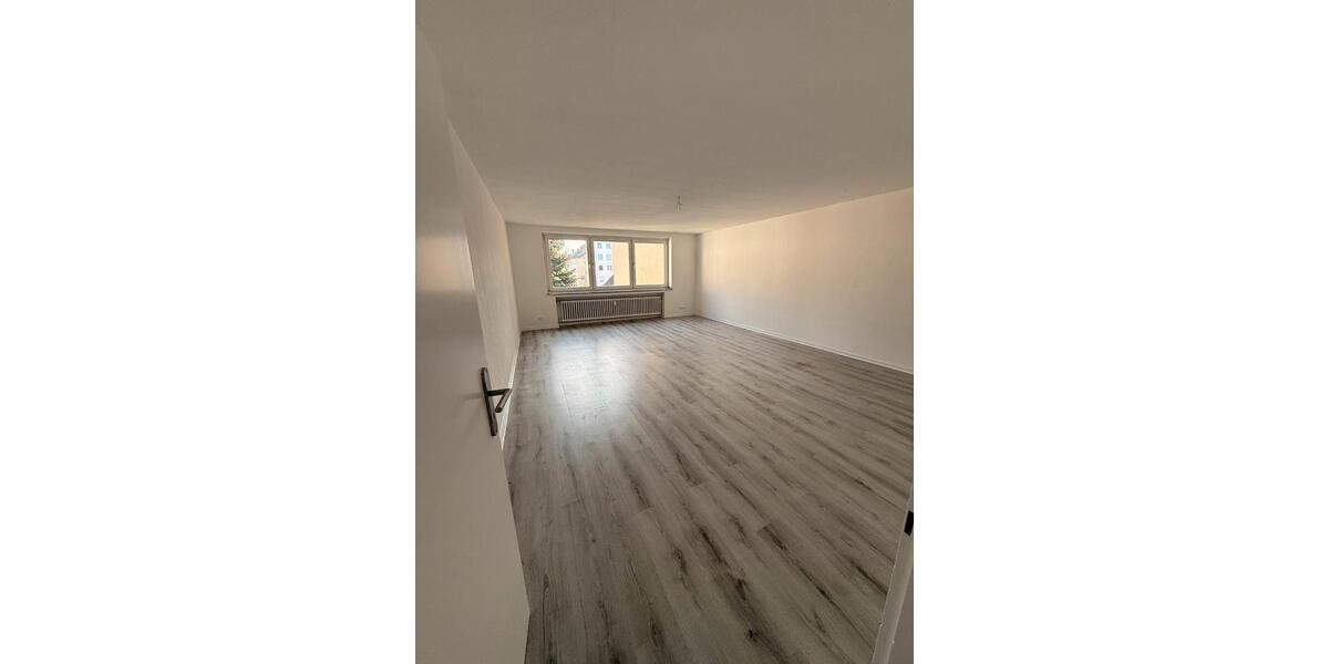 Etagenwohnung Krefeld - 3 Zimmer, 85 m&sup2;, 810&euro; | Angebot:25963742