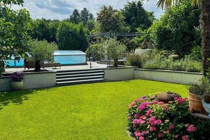 Haus Neuss Selikum - 9 Zimmer, 390 m&sup2;, 1.750.000&euro; | Angebot:25688844