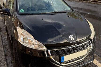 Peugeot 208 122.603 km 3.999 &euro; Krefeld 47803