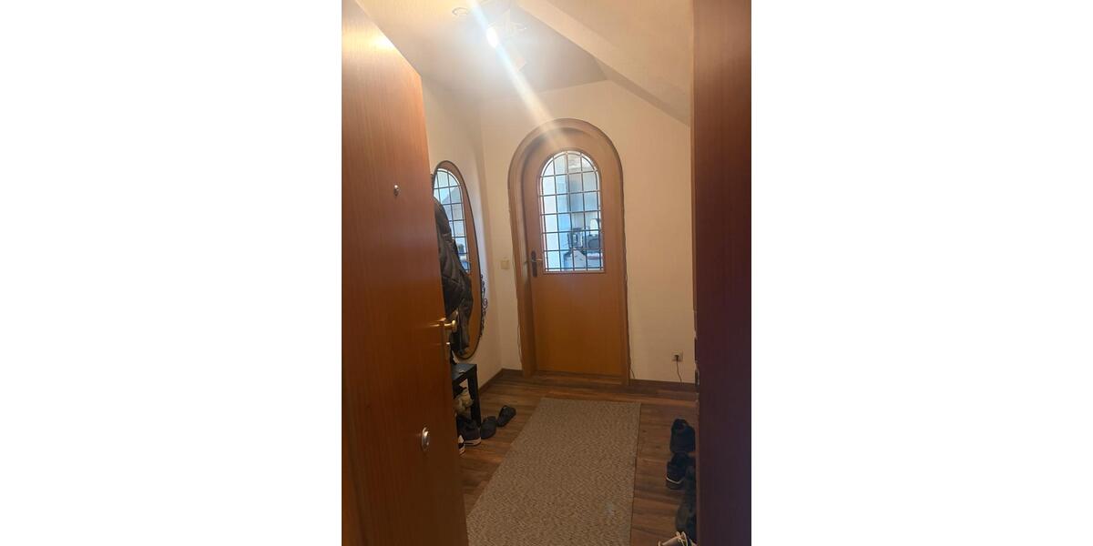 Dachgeschoßwohnung Duisburg Mittelmeiderich - 2 Zimmer, 58 m&sup2;, 750&euro; | Angebot:26380588