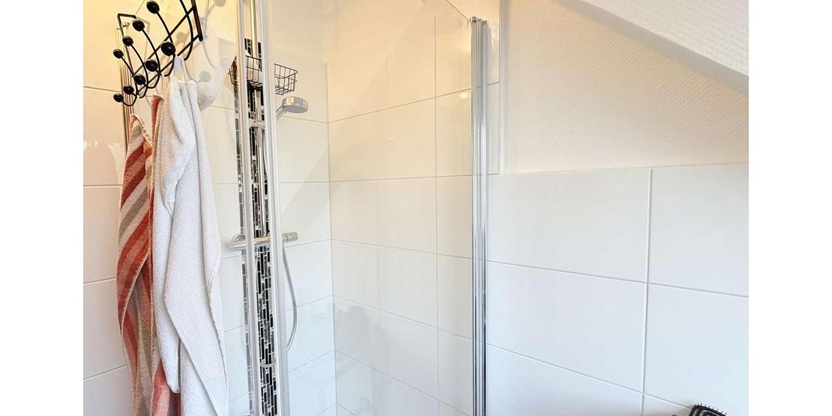 Dachgeschoßwohnung Essen Stadtbezirk II - 3 Zimmer, 66 m&sup2;, 650&euro; | Angebot:24813812