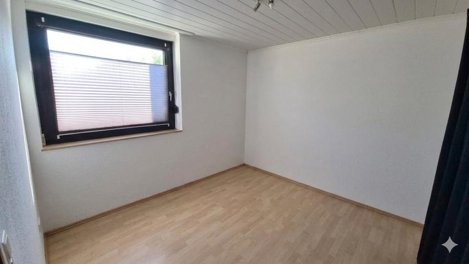 Etagenwohnung Krefeld Fischeln - 3 Zimmer, 67 m&sup2;, 175.000&euro; | Angebot:26705263
