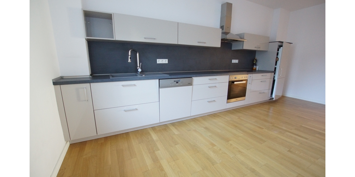 Moderne und großzügige 5 Zimmer-Wohnung über zwei Etagen mit separatem Eingang und Einbauküche - Maisonettenwohnung Düsseldorf Heerdt | Angebot:27313431