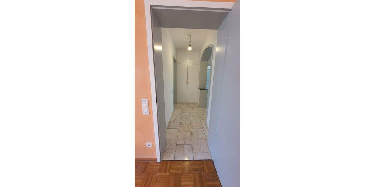 Etagenwohnung Duisburg Rahm - 4 Zimmer, 130 m&sup2;, 1.800&euro; | Angebot:25854102