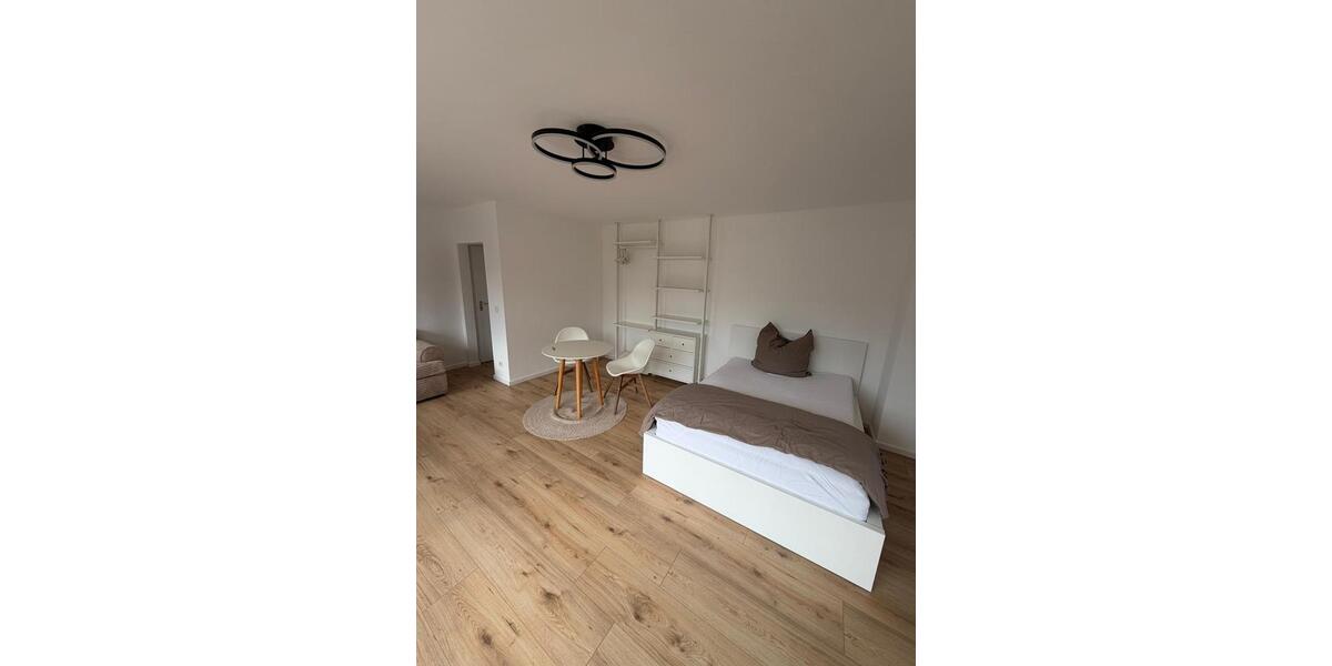 Etagenwohnung Krefeld Gellep-Stratum - 1 Zimmer, 39 m&sup2;, 1.200&euro; | Angebot:26609164
