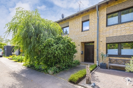 Reihenmittelhaus mit viel Potential für Pärchen und junge Familien, 2 Schlafzimmer + Dachstudio - Haus Kaarst / Büttgen Büttgen | Angebot:27285727
