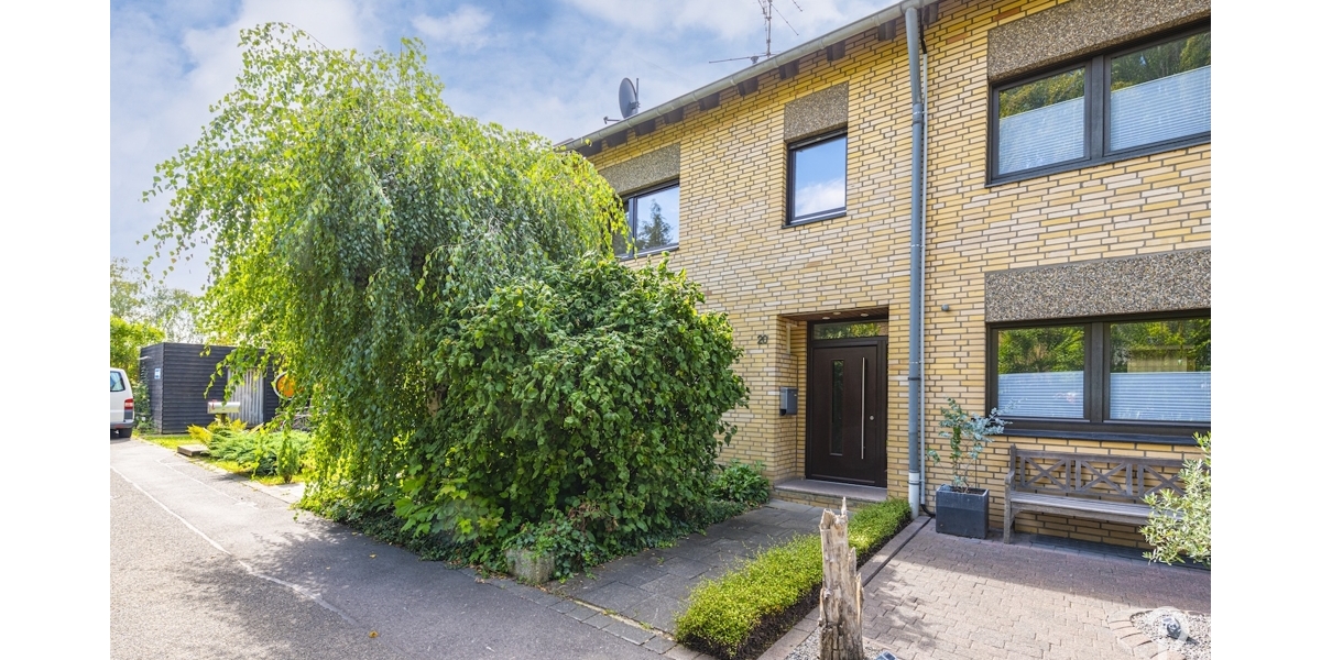 Reihenmittelhaus mit viel Potential für Pärchen und junge Familien, 2 Schlafzimmer + Dachstudio - Reihenmittelhaus Kaarst / Büttgen Büttgen | Angebot:27285727