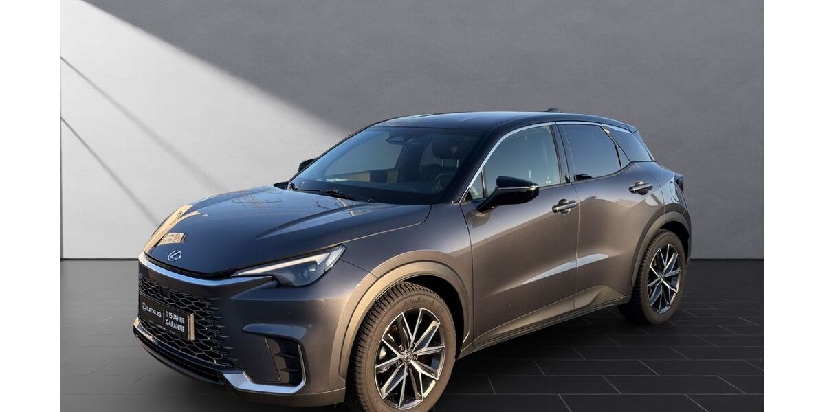 Lexus LBX 16.855 km 31.450 &euro; Wesel 46485