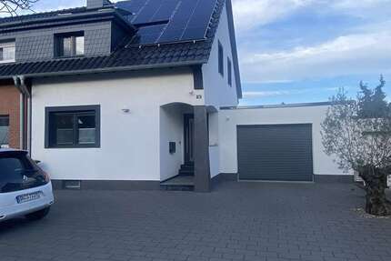 Haus Duisburg Huckingen - 7 Zimmer, 120 m&sup2;, 599.000&euro; | Angebot:24790292