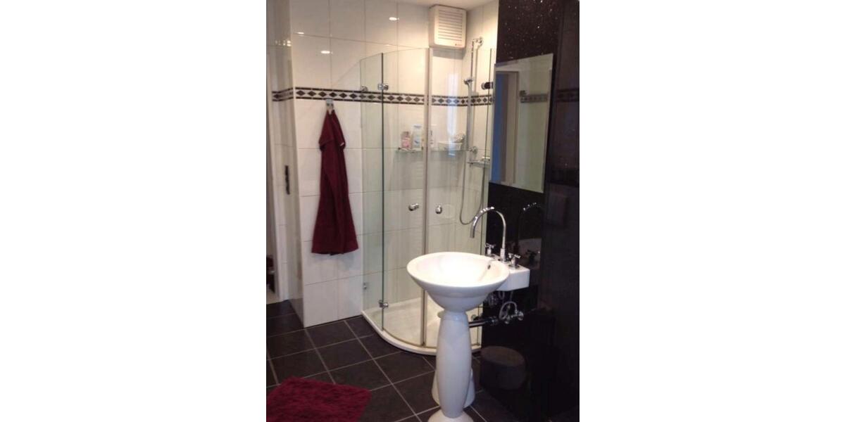 Etagenwohnung Dinslaken Hiesfeld - 4.5 Zimmer, 93 m&sup2;, 230.000&euro; | Angebot:26754388