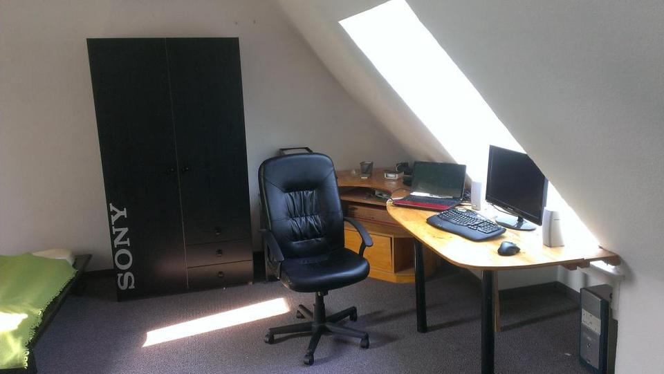 Dachgeschoßwohnung Ratingen Tiefenbroich - 1 Zimmer, 25 m&sup2;, 500&euro; | Angebot:25394269