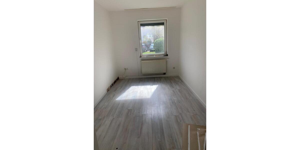 Erdgeschoßwohnung Essen Stadtbezirk III - 3 Zimmer, 68 m&sup2;, 800&euro; | Angebot:25947705