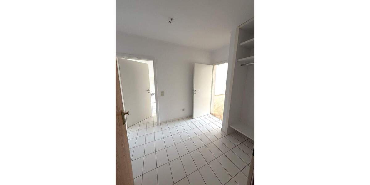 Etagenwohnung Düsseldorf Düsseltal - 2 Zimmer, 74 m&sup2;, 875&euro; | Angebot:25916628