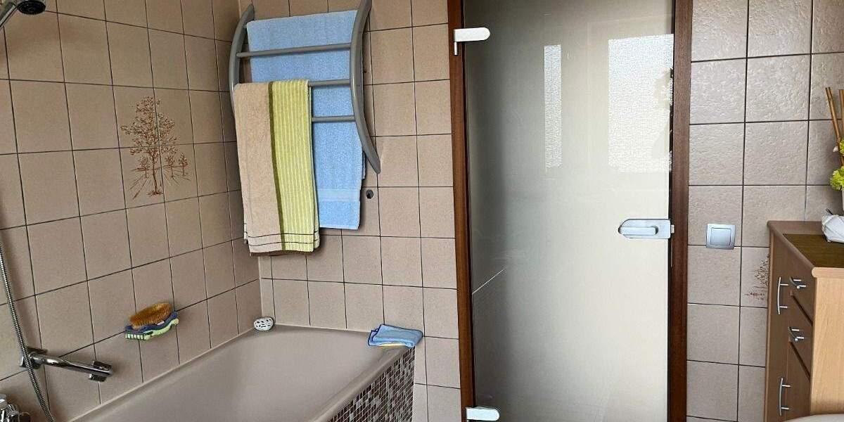 Etagenwohnung Duisburg Bergheim - 3 Zimmer, 81 m&sup2;, 175.000&euro; | Angebot:25746767