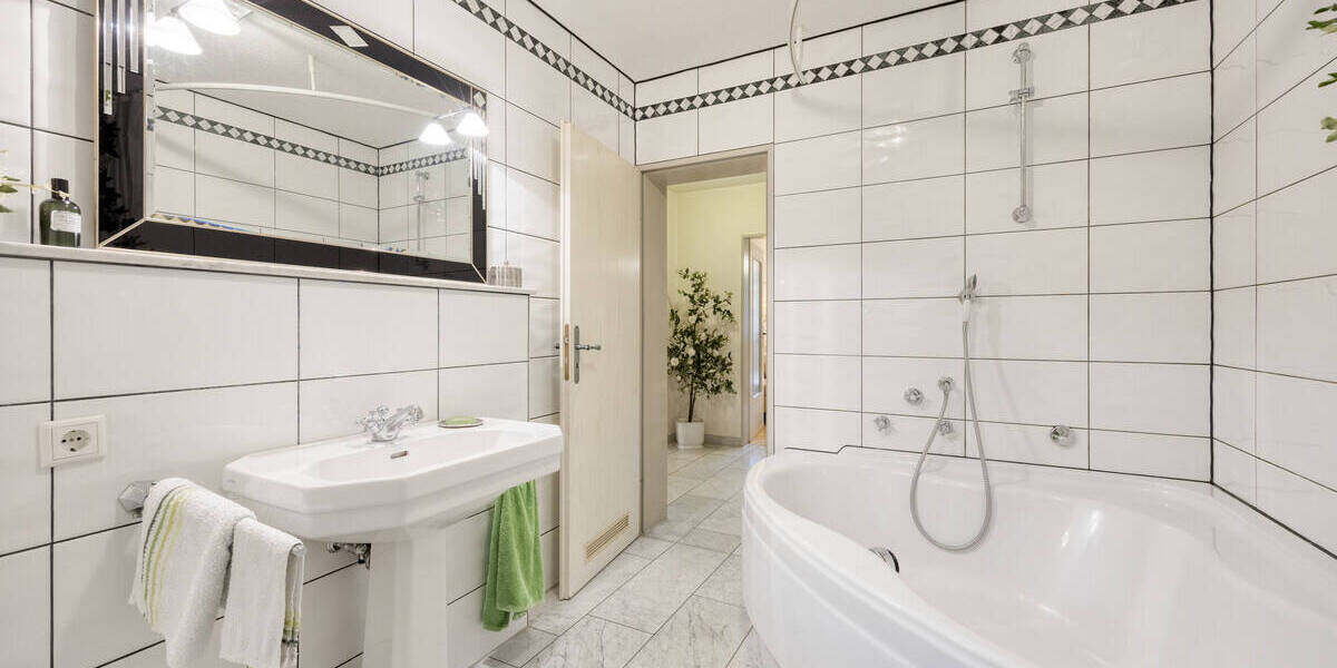 Einfamilienhaus Meerbusch-Ilverich Ilverich - 7 Zimmer, 206 m&sup2;, 995.000&euro; | Angebot:26390514