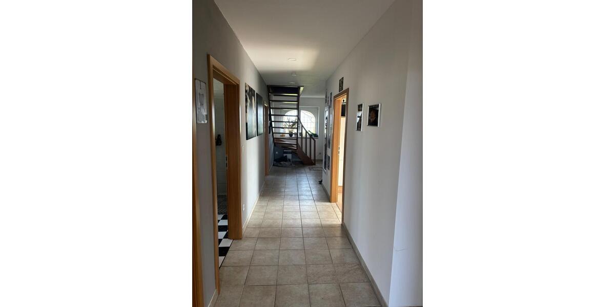 Etagenwohnung Rheurdt - 1 Zimmer, 125 m&sup2;, 1.250&euro; | Angebot:25539392