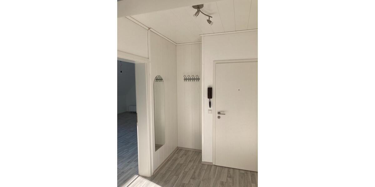 Dachgeschoßwohnung Ratingen Tiefenbroich - 2 Zimmer, 60 m&sup2;, 700&euro; | Angebot:25932966