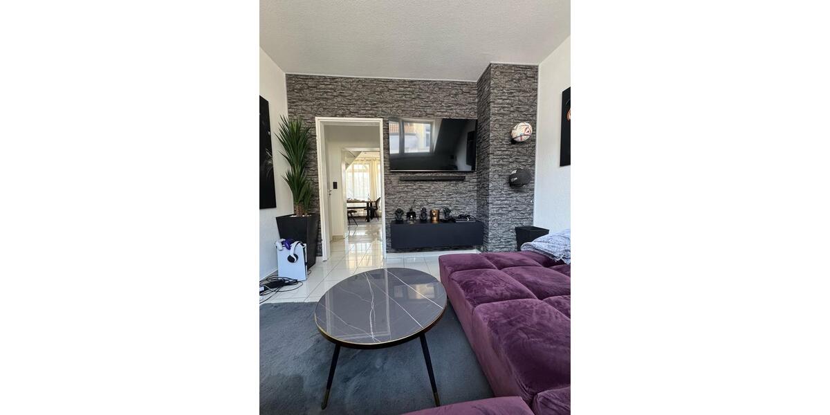 Dachgeschoßwohnung Tönisvorst - 2.5 Zimmer, 55 m&sup2;, 890&euro; | Angebot:25216075