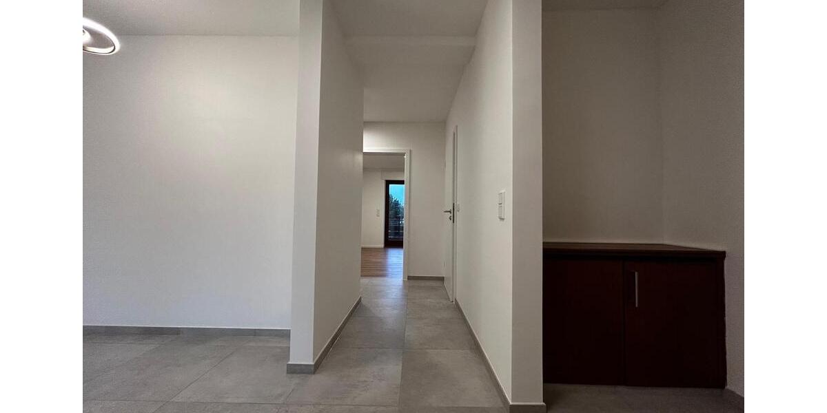 Erdgeschoßwohnung Moers - 3 Zimmer, 92 m&sup2;, 1.100&euro; | Angebot:25903455