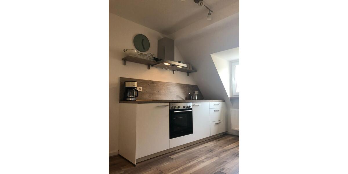 Dachgeschoßwohnung Düsseldorf Stadtbezirk 3 - 1 Zimmer, 38 m&sup2;, 1.090&euro; | Angebot:25405175