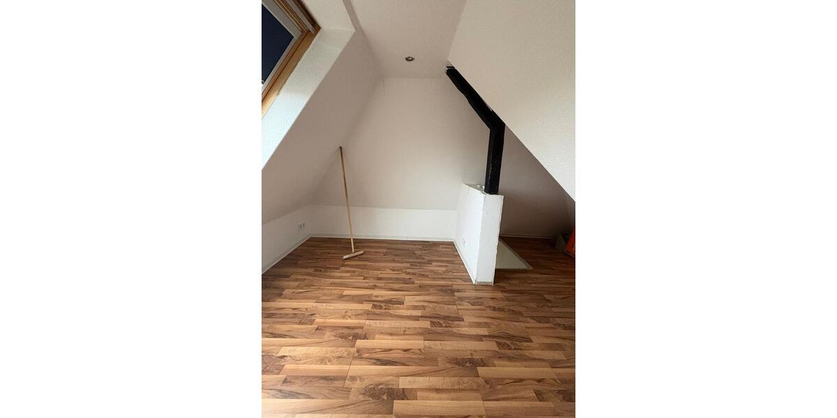 Dachgeschoßwohnung Mülheim an der Ruhr Rechtsruhr-Nord - 2 Zimmer, 70 m&sup2;, 400&euro; | Angebot:25067678