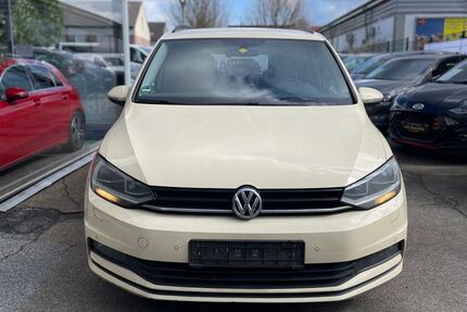VW Touran 438.700 km 4.999 &euro; Oberhausen 46045