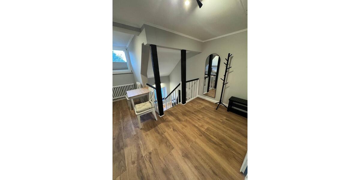 Dachgeschoßwohnung Neuss - 2 Zimmer, 45 m&sup2;, 900&euro; | Angebot:26480009
