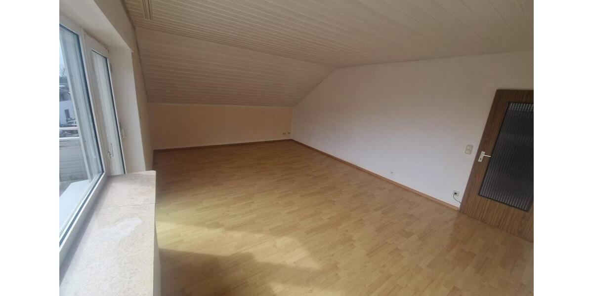 Dachgeschoßwohnung Wesel Fusternberg - 2 Zimmer, 60 m&sup2;, 670&euro; | Angebot:26024027